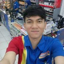 Mata mines menjadi pegawai indomaret. 10 Pegawai Indomaret Terganteng Yang Bisa Bikin Cewek Melongo Arif Wahyuni Aneka Top 10 Indonesia