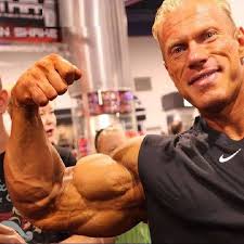 IFBB-Pro Dennis Wolf
