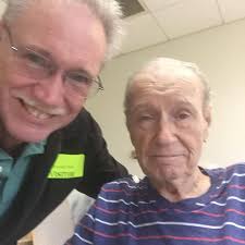 Is it better to use pellets or wood chips when smoking with a smoke tube?