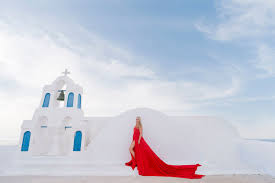 Outstanding Bridetobe During An Amazing Photoshooting At Santorini Greece Santoriniphotog In 2020 Santorini Wedding Wedding Photography Cost Perfect Wedding Pictures