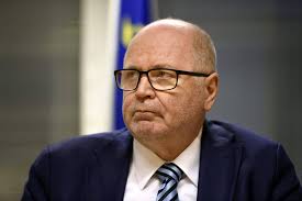 Hän ei halunnut kertoa, mitä on pisteillään tehnyt tai onko tehnyt mitään. Eero Heinaluoma Al Lle Tytti Yli Viikari Oli Patevin Hakija Verkkouutiset Fi