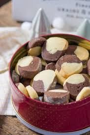 Diese Zarten Schoko Vanille Platzchendurfen In Der Weihnachtszeit Nicht Fehlen Rezept Platzchen Backen Weihnachten Buttergeback Kekse Backen