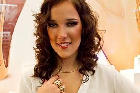 Adriana Birolli fala sobre estilo e dá a lista de suas peças preferidas