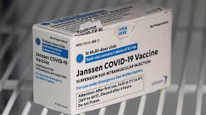 Side effects in adults 60+ after johnson & johnson vaccine pain at injection site (33.3%) headache (30.4%) fatigue (29.7%) Johnson Johnson Blood Clot Symptoms What To Watch For King5 Com