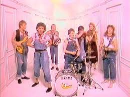 Dexys Midnight Runners Come On Eileen Bananas 1982 Youtube