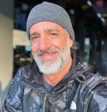 Fotos de influencer brasileiro são roubadas e usadas em golpe milionário na  Austrália