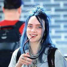 Billie donned blue hair around the time that when the party's over was released. Pin On Billie