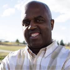 Leo Compton's Instagram, Twitter & Facebook