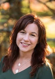 Laurie Graf's Instagram, Twitter & Facebook