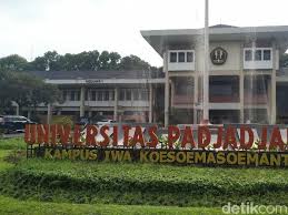 Uka dibayarkan sekali selama mahasiswa mengikuti perkuliahan, sedangkan uks dibayarkan tiap semester. Biaya Kuliah Unpad 2021 Jalur Mandiri Ini Rincian Lengkapnya