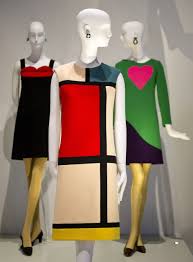 Scopri l'ampia selezione e acquista online: Buy Yves Saint Laurent Abiti Cheap Online