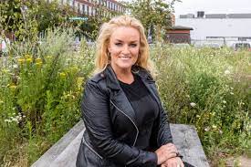 94,700 likes · 17,449 talking about this. Samantha Steenwijk Naar Eerste Hulp Shownieuws
