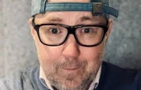 Soap actress stars in EastEnders and Coronation Street just half an hour  apart in baffling crossover scenes