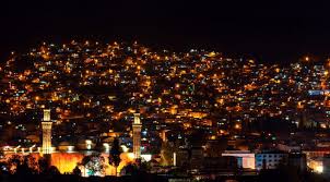 Evlerinizde kullanmak için farklı ve güzel olan bir gece lambası kullanmaya ne dersiniz ? Gece Uzaktaki Isiklar Neden Yanip Sonuyormus Gibi Gorunur Eksi Seyler