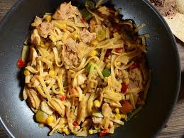 Nouilles Au Thon Facon Singapour Recette Nouilles Au Thon Nouilles Cuisine Asiatique