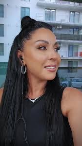 Kristina Davies's Instagram, Twitter & Facebook