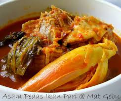 Ikan pari atau yang memiliki nama latin dasyatidae adalah salah satu jenis ikan yang berbahaya. Asam Pedas Ikan Pari