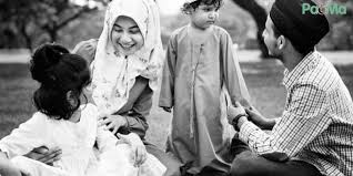Yaitu yang harus didahulukan adalah isteri dan anak yang memang berada dalam tanggung jawab. Nak Rezeki Sentiasa Datang Dahulukan Isteri Lebih Dari Orang Lain Pa Ma