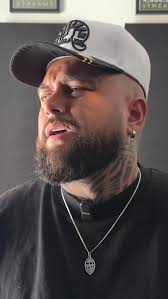 i'd like to make my momma proud, show a lil class 🥂 #rhythmandflow