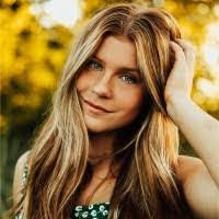 Katelyn Ely's Instagram, Twitter & Facebook