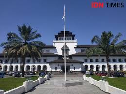 Kota Bandung, Dulu Tertinggal Kini Jadi ...