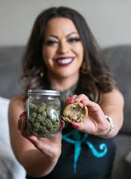 Meet Parisa Mansouri-Rad, an Arizona mom making cannabis cookies