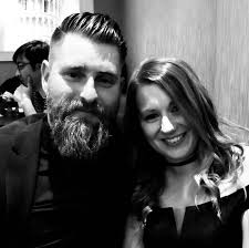 Does anyone in here fit/ supply carpets and not like very very expensive or  know of anywhere that wont cost a huge amount please? Looking to change the  carpet in the hallway