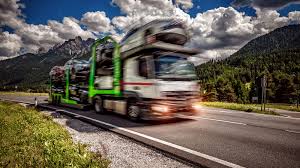 The average cost to ship a car using auto transport companies in the us is $2.92 per mile to ship a car less than 200 miles, but it costs $0.78 per mile to ship a car 1,000 miles or more. How Do I Ship My Car Across The Country Car Talk