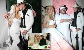 So it's my fault, she said in a video on sunday. Jake Paul And Tana Mongeau Have A Wedding Extravaganza At The Graffiti Mansion In Las Vegas Daily Mail Online