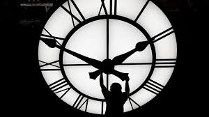 Und im oktober wird sie von 3 uhr auf 2 uhr zurückgestellt. Zeitumstellung 2021 Warum Wurde Sie Noch Nicht Abgeschafft