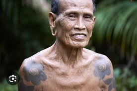 Hello Can someone help me and tell me where exactly I can meet the Man from  the photo? I know he is from the Iban tribe, Batang Ai. Are there organized  tours