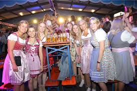 Grosse Oktoberfest Party Bei Fliesen Theissen