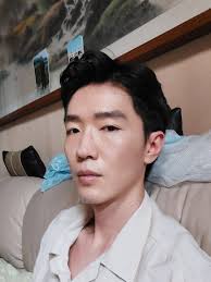 Not sure if this is AI or not, but if real, thats a cool color.