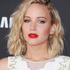 See our favourite looks on ever since she chopped off her locks earlier this month, she's been wearing her shorter crop in loads of different styles. Copy That Jennifer Lawrence Curls For Every Day Of The Week