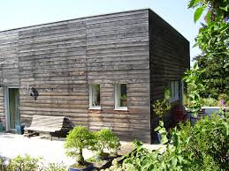 Le Bardage Entierement En Meleze A Bien Grise Bardage Bardage Bois Architecture