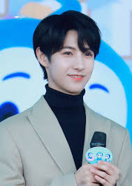 Discover more posts about nct renjun cute. Nct S Doyoung Uses Renjun To Take Over Nct Dream S Twitter Kissasian