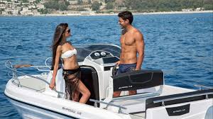 Barca ranieri shadow 19 nuova, in vendita, disponibile in pronta consegna. Ranieri International Shadow 19 Wassersport Keckeis