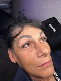 A client, after seeing the result of her lash extensions, feels they are  too long and exaggerated 🫠has asked me to trim them. I used JD curl with  size 10 for the