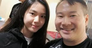 Chris Leong脸书直播疗程粉丝上百万成另类网络红人| 诗华日报