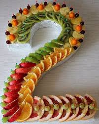 Pin By Gerardine Destrebecq On Platos De Verduras In 2020 Fruit Platter Designs Fruit Creations Edible Fruit Arrangements
