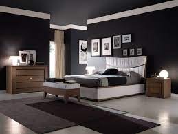 Bianco, beige, giallo paglierino evidenziando il distacco. Tinteggiatura Camera Da Letto Guida Alla Scelta Dei Colori