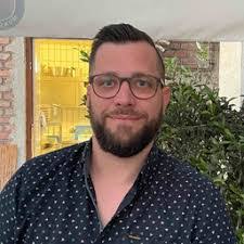 Paul Klan's Instagram, Twitter & Facebook