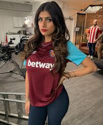 Pin On Mia Khalifa