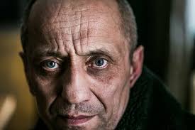 Суд доказал 52 смерти от его рук, хотя сам маньяк признал вину в 56 преступлениях. Obognat Chikatilo