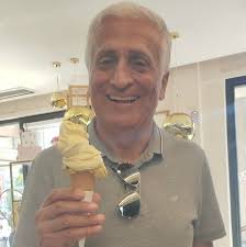 Santa Chiara, dolce, luminosa, pura. Auguri alla mia Chiaretta che sta  crescendo e diventando ogni anno più bella. E auguri a tutte le Chiara!