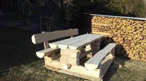 Gesundes raumklima und wohliges wohnen im blockhaus von rundholz aus voitsberg. Bank Mit Tisch Wood Firewood Crafts