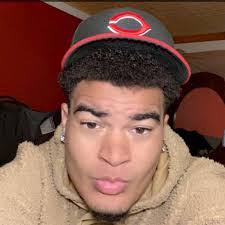 Daniel Dunham's Instagram, Twitter & Facebook