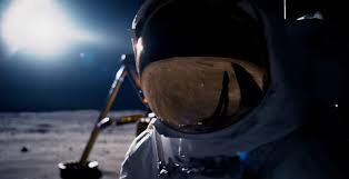 Il regista premio oscar® damien chazelle e la stella del cinema ryan gosling tornano a lavorare insieme per far rivivere l'avvincente storia della prima missione dell'uomo sulla luna. Neil Armstrong Ha Davvero Lasciato Il Braccialetto Della Figlia Sulla Luna Justnerd It