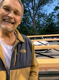 Larry Knott's Instagram, Twitter & Facebook