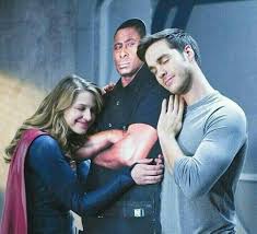 Supergirl Behind The Scenes Chriswood Is Too Cute Supergirl Tv Supergirl Melissa Supergirl